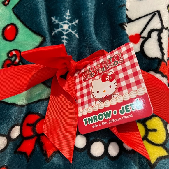 Hello Kitty Sanrio Green Christmas‎ Tree Throw Blanket 60 X 70 Set Of 2 - Picture 3 of 3